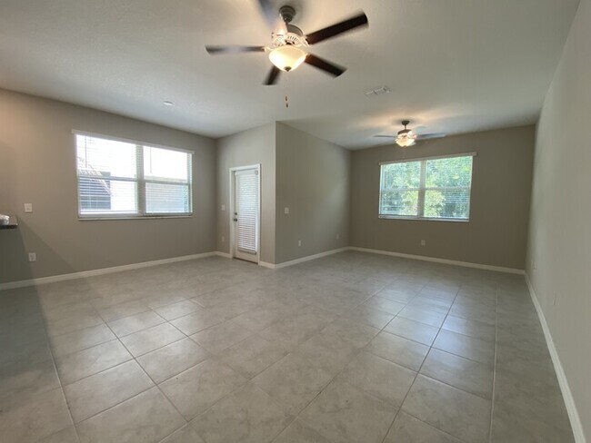 Building Photo - Coming Soon! End Unit 3/2.5 Townhome For R...