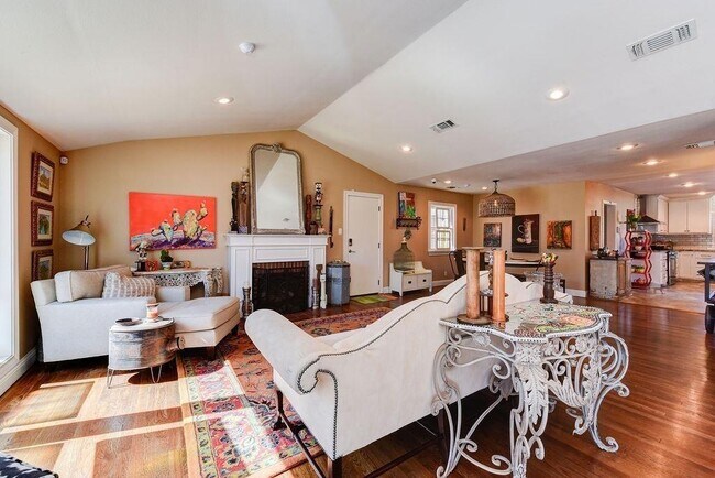 Building Photo - 3318 20th St