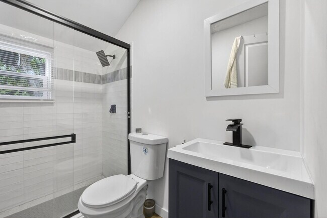 Building Photo - 701 37th St