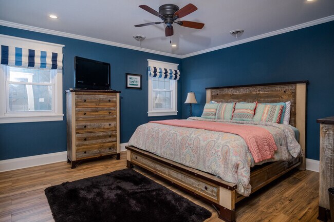 Building Photo - 10 N Pistakee Lake Rd