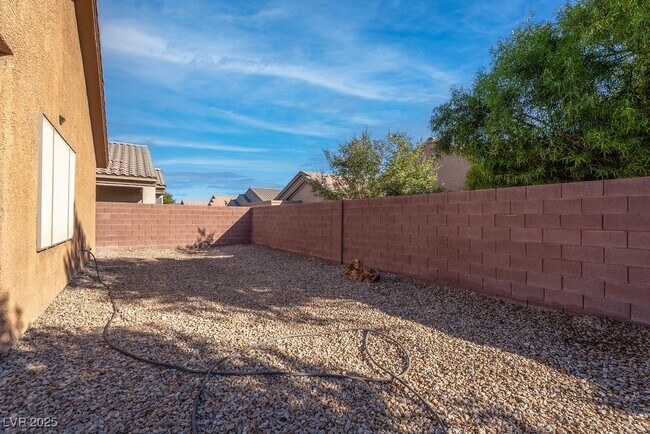 Building Photo - 6021 Orlov Trotter Ave