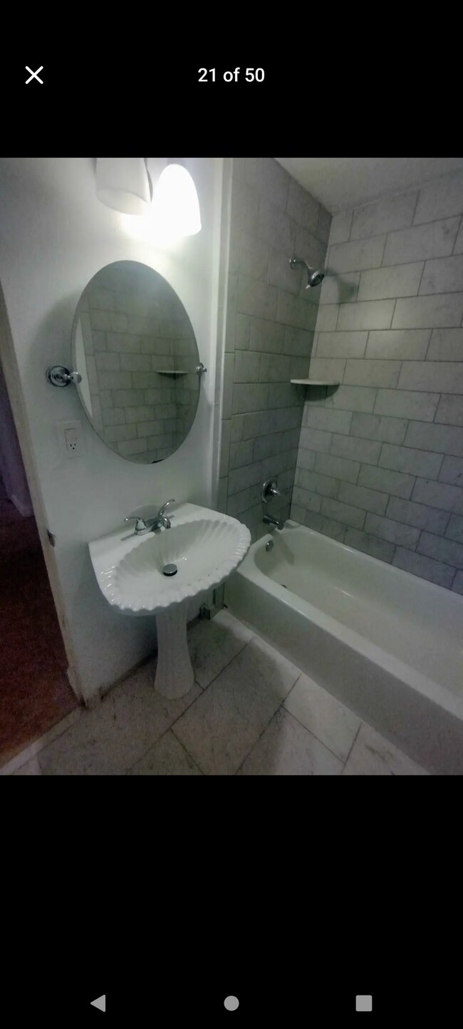 Building Photo - 635 N Nova Rd