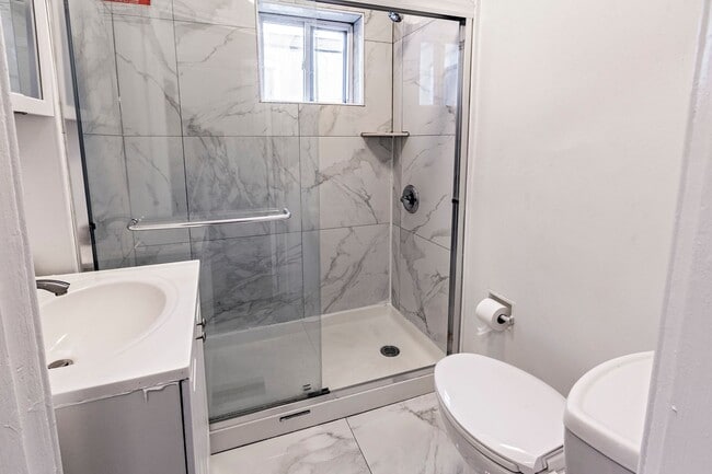 Building Photo - 3 bedroom, 1 bath updated home in The City of Wilmington