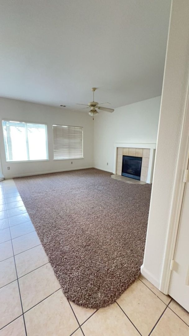 Building Photo - 1321 Jenner Dr