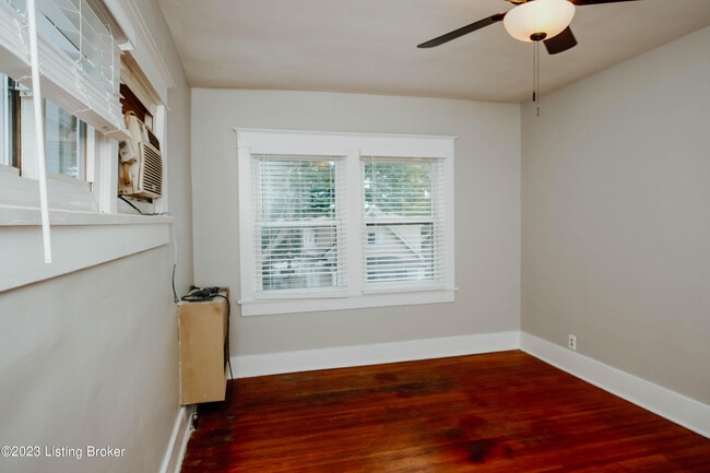 Building Photo - 2309 Wetstein Ave