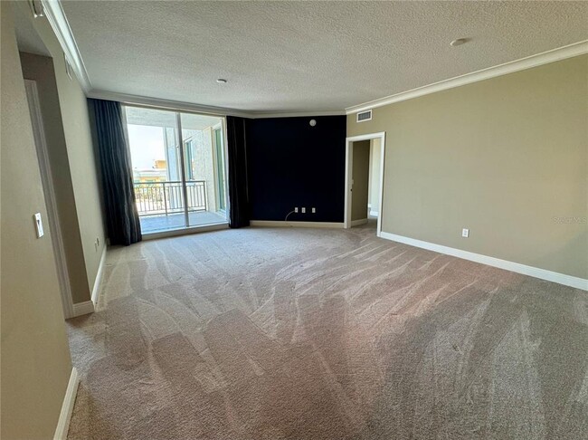 Building Photo - 800 N Tamiami Trl