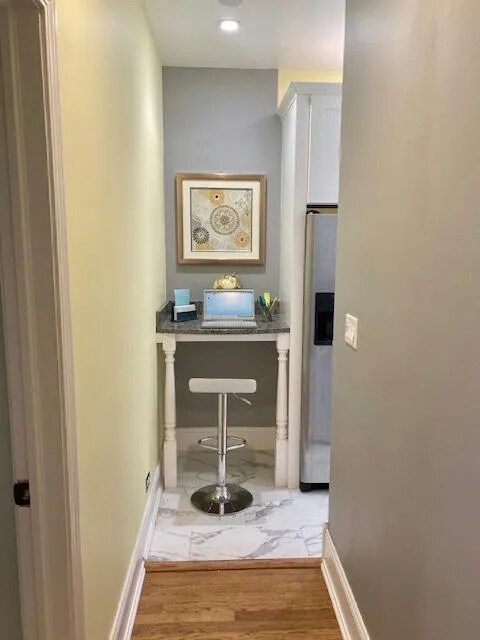 Office - 6040 N Kenmore Ave