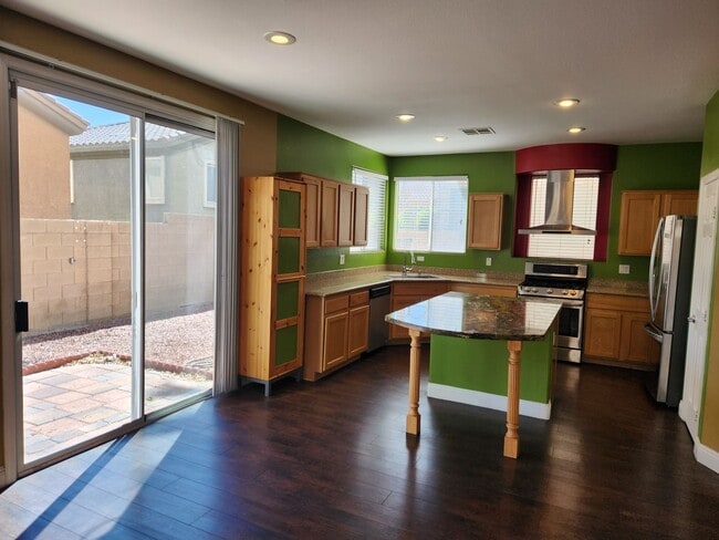 Building Photo - Rhodes Ranch 4 Bed Home | Guard-Gated Community | Trash & Sewer Included