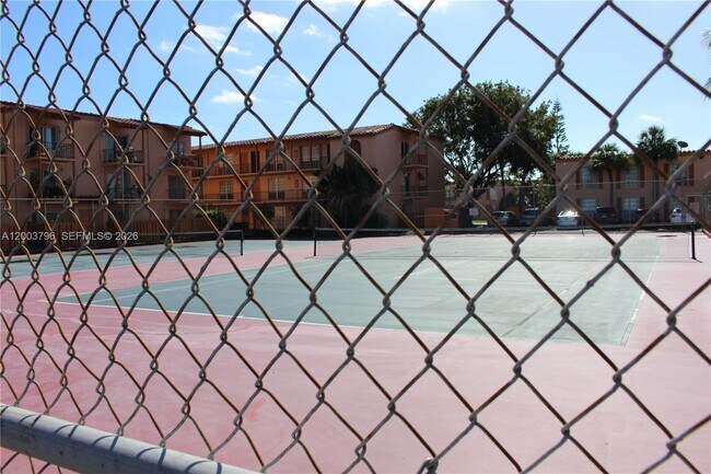 Building Photo - 7208 Fairway Dr