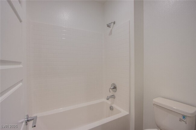 Building Photo - 139 Aqua Cmns