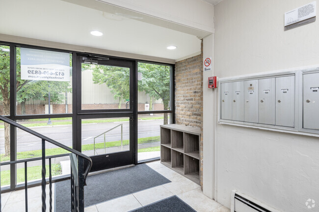 Lobby Photo - Campus East Apartments: Your Perfect Home ...