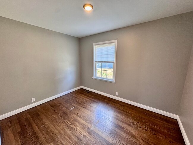 Building Photo - 1415 N Main St