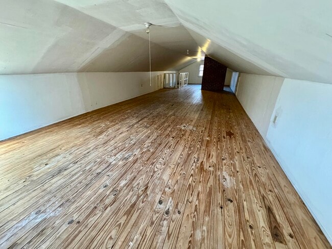 Building Photo - 479 Stratford Dr