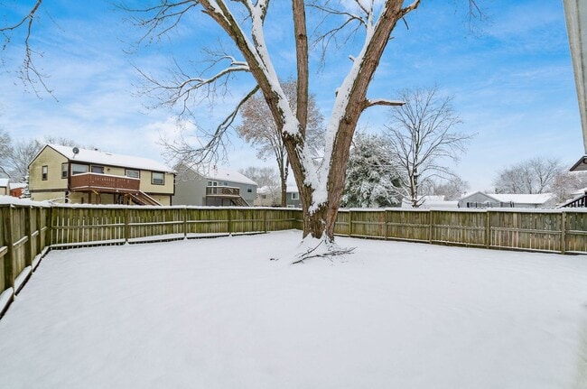 Building Photo - Beautifully Updated Reynoldsburg Home