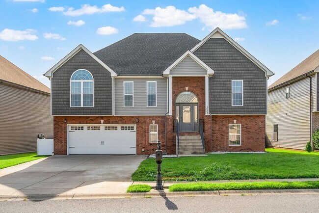 Building Photo - Stunningly Large Home Ready Today with rec...