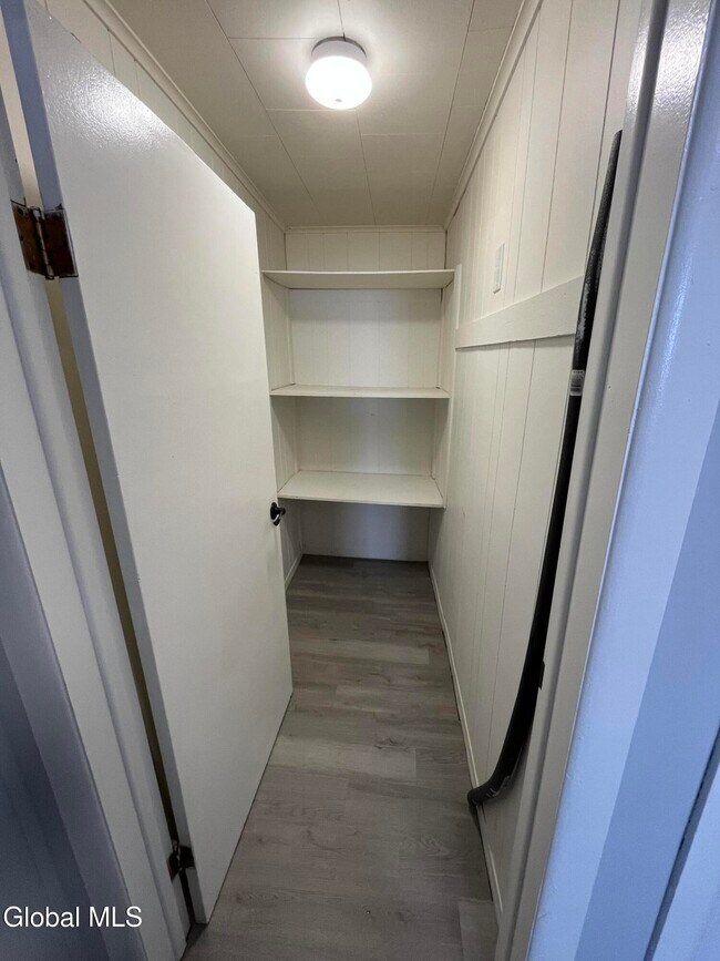 Building Photo - 715 Hudson Ave