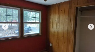 Building Photo - 536 W Pelham Rd