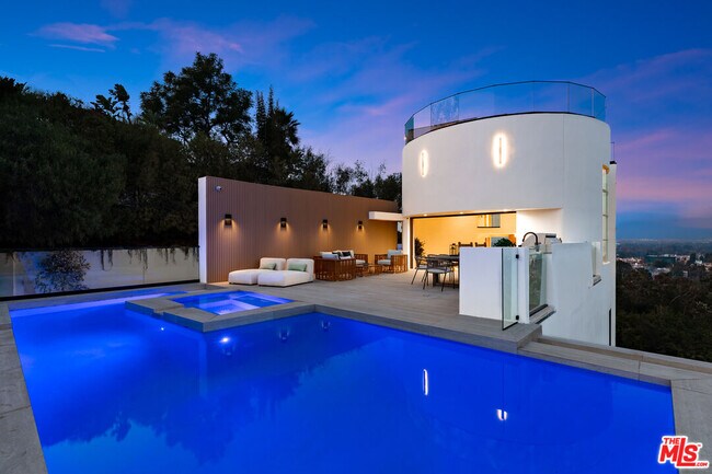 Building Photo - 3596 Woodhill Canyon Rd