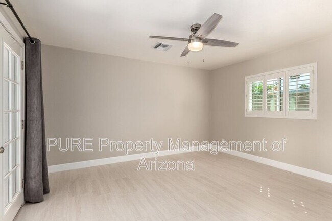Building Photo - 417 E Rose Ln