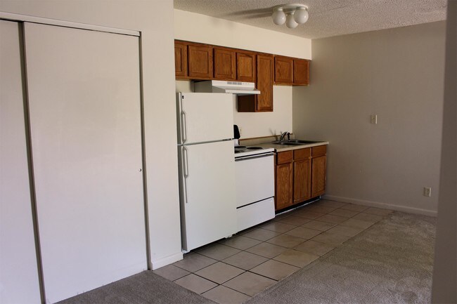 Building Photo - 383 Olympic Ln