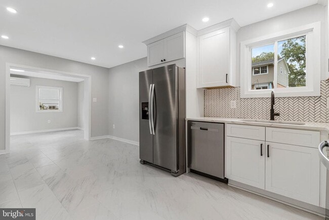 Building Photo - 5511 Callander Dr