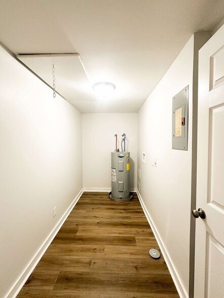 Building Photo - 2421 Madison St