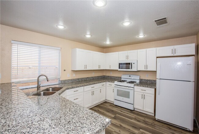 Building Photo - 7820 Paper Flower Ct