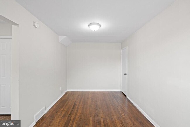Building Photo - 205 Juniper Rd