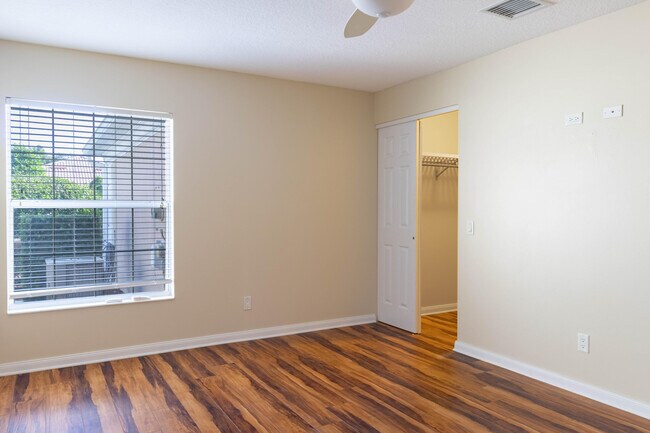 Building Photo - 5009 Corsica Square