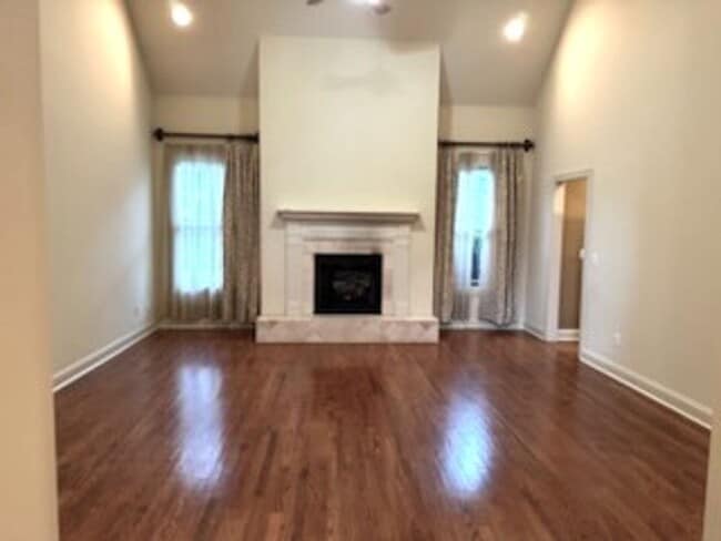 Building Photo - Four Bedroom Brick House for Rent Just off Woodruff Rd!