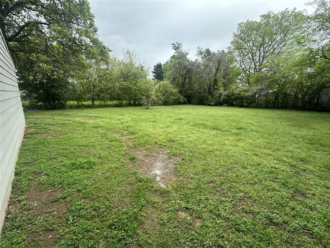 Building Photo - 103 Wade St