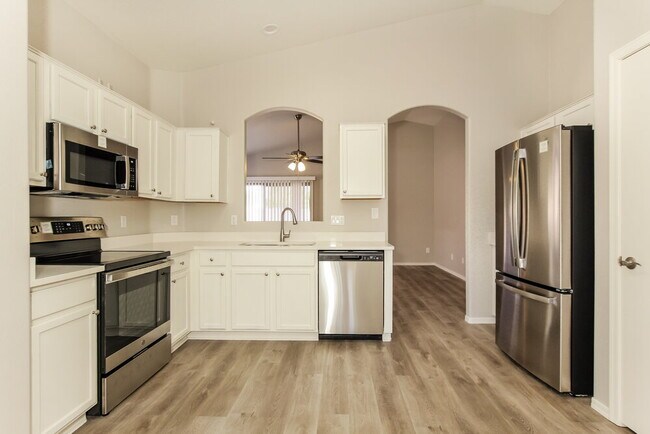 Building Photo - 14453 N Gil Balcome Ct