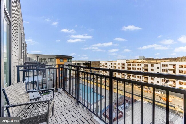 Building Photo - 145 Riverhaven Dr