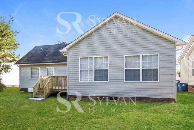 Building Photo - This cute 3BR, 2BA home is move-in ready