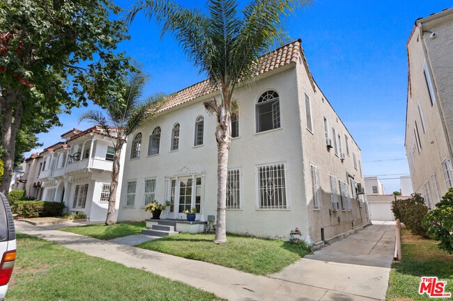 Building Photo - 442 N Orange Grove Ave