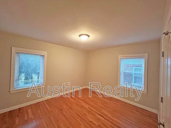 Building Photo - 1108 Collingwood Dr