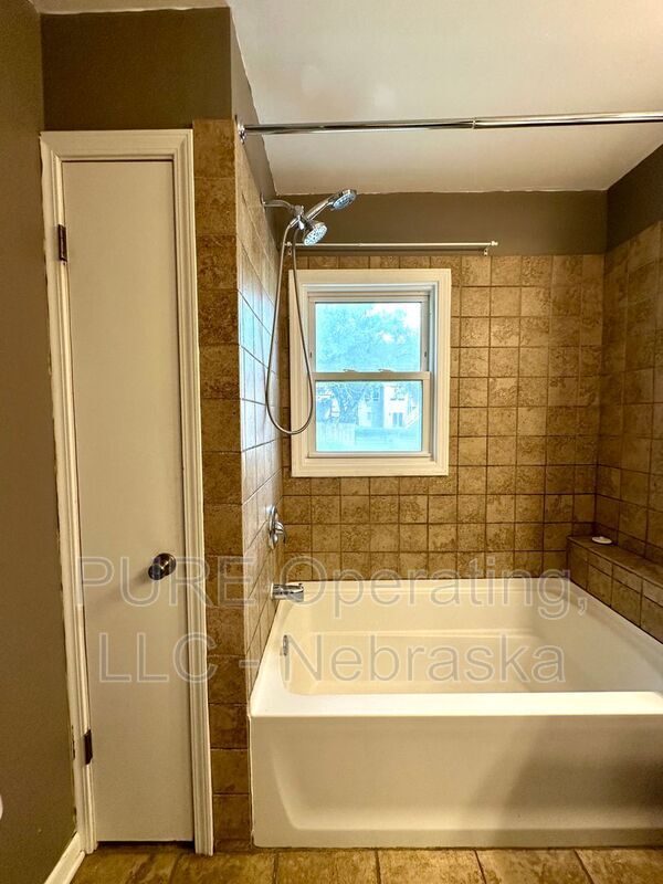 Building Photo - 5851 S 51st St