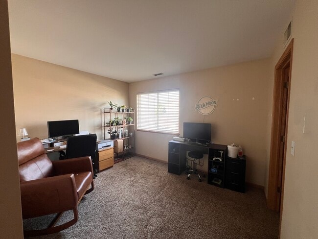 Building Photo - 3400 Blue Ridge Dr