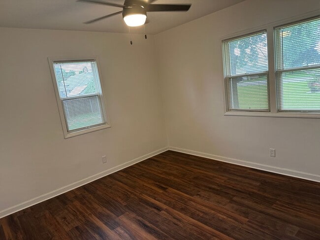 Building Photo - Remodeled 2 Bedroom House for Rent