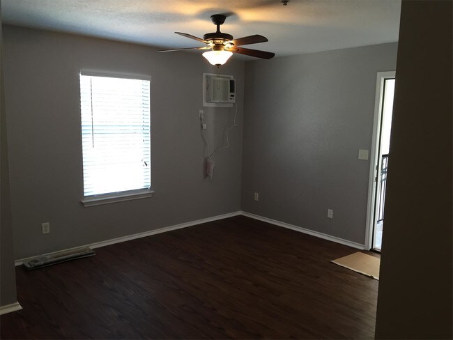 Building Photo - 11106 Belair Dr