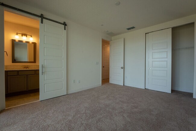 Building Photo - 9814 Bucklow Hill Dr