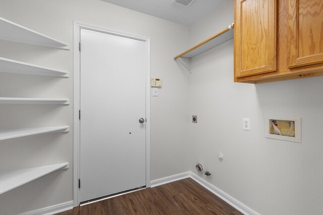 Building Photo - 6222 Founding Dr