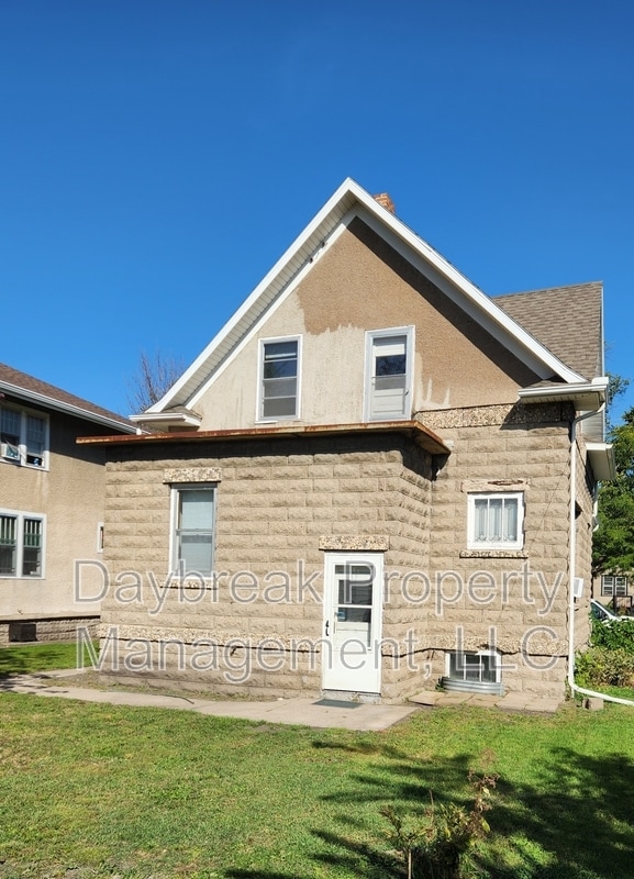 Building Photo - 1312 3rd Ave N