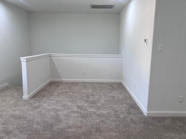 Building Photo - 9210 Martell St