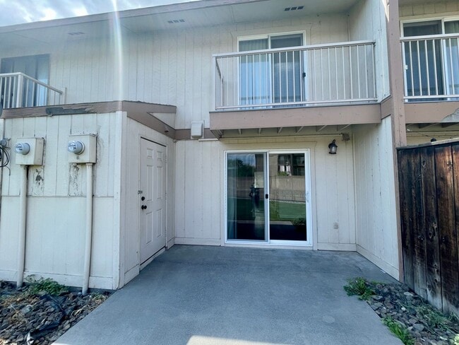 Building Photo - 1634 Cherry Ln