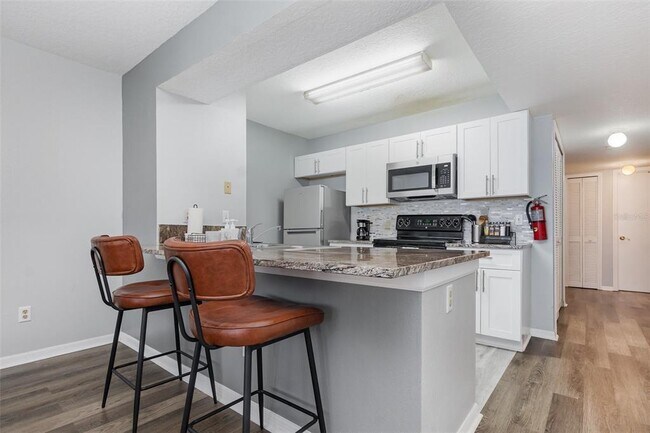 Building Photo - 8711 Rockingham Terrace
