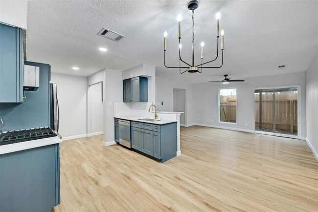 Building Photo - 9803 Aberdeen Way