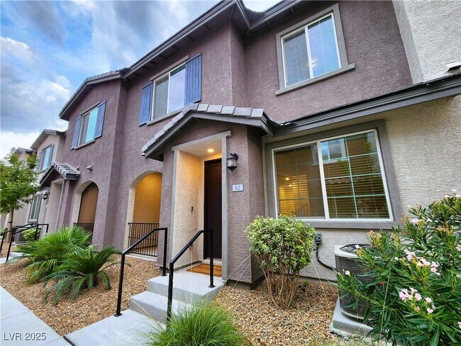 Primary Photo - 25 Barbara Ln