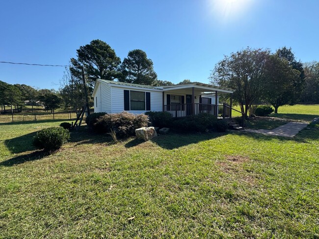 Building Photo - Cozy 3/2 Mobile Home in the Silver Creek A...