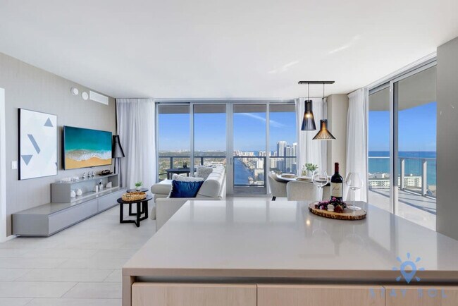 Building Photo - 4010 S Ocean Dr